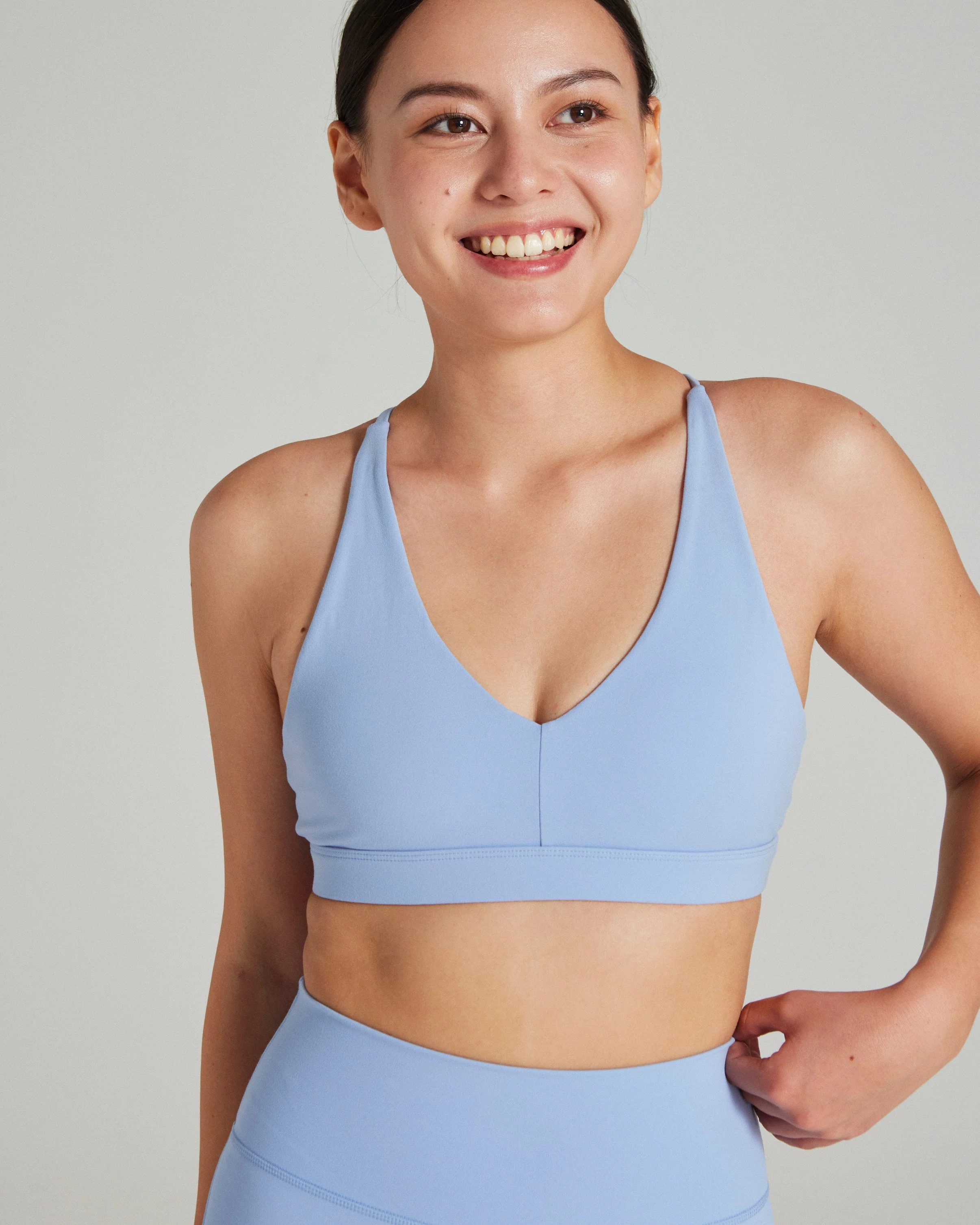 V Plunge Bra 2.0 in Moment - Image 4